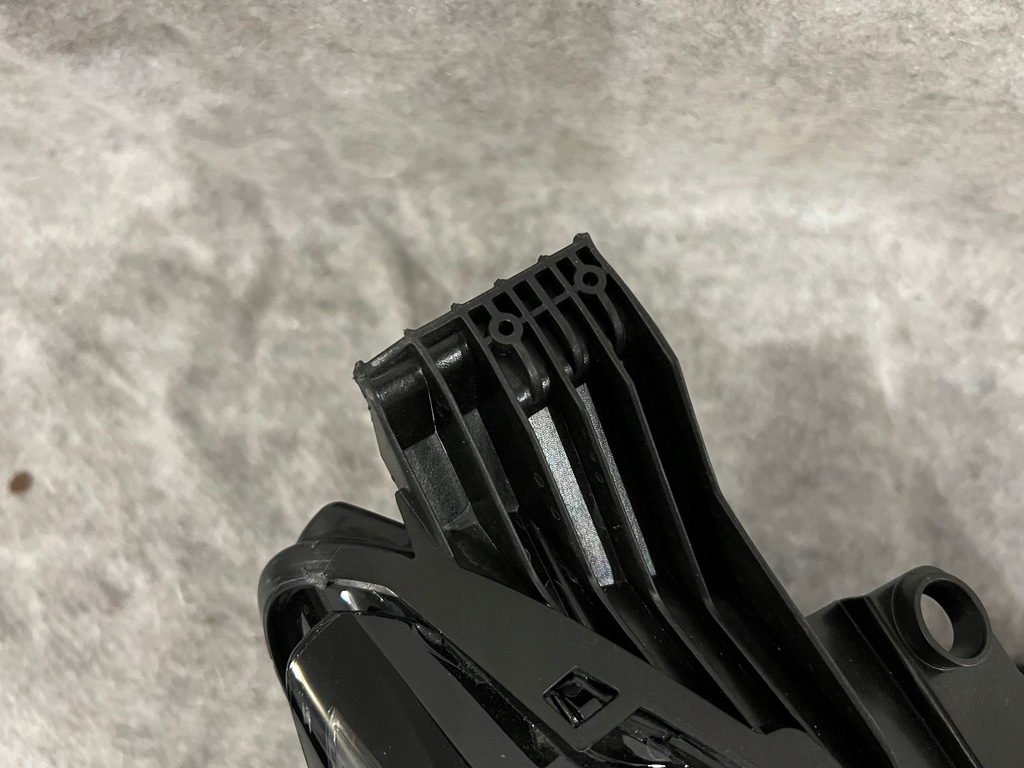 фото №3, Opel grandland 22- правая лампа full led lux