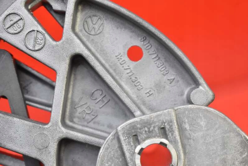 фото №9, Рычаг тормоза ручного 6j0711303a seat altea 04-09