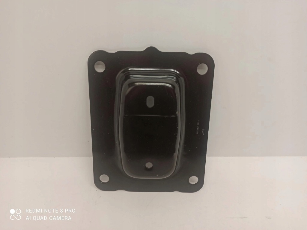 фото №2, Кронштейн задний балка tesla i