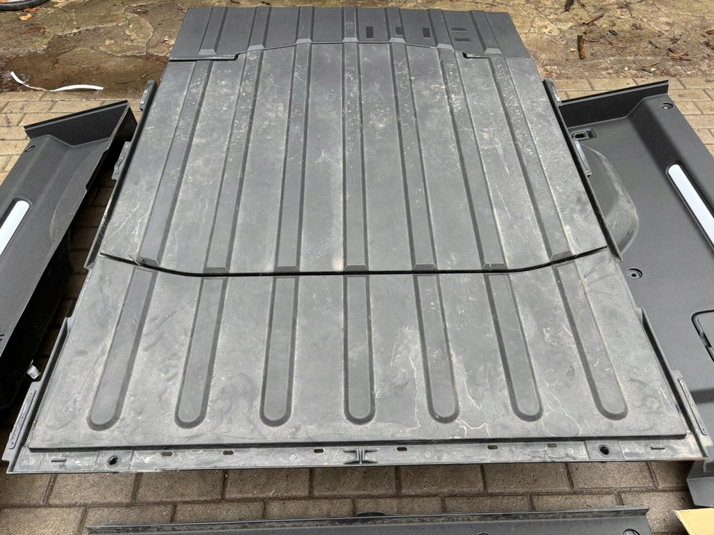 фото №5, Rivian r1t обшивка кузов борти підлога боки багажника комплект