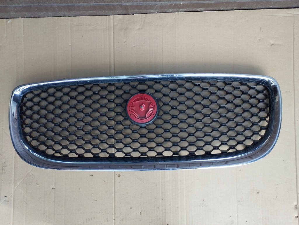 фото №1, Решётка радиатора решётка радиатора jaguar xe x73-018k28-aa