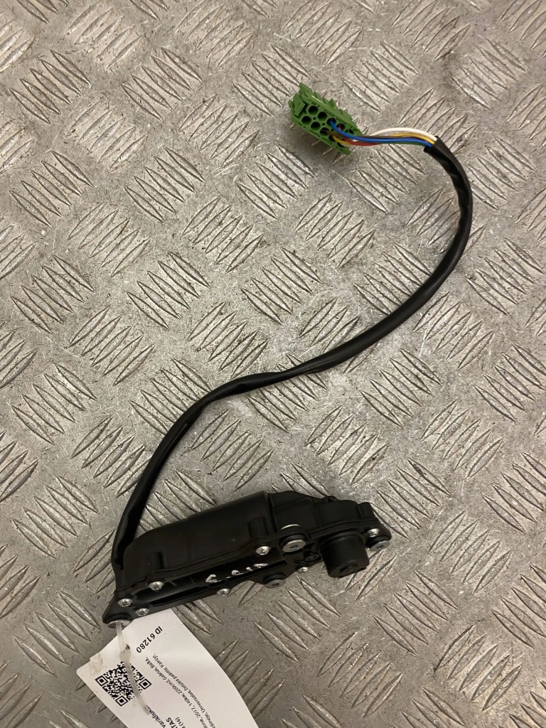 фото №8, Mercedes-benz e w213 моторчик шторки безпеки скло задній