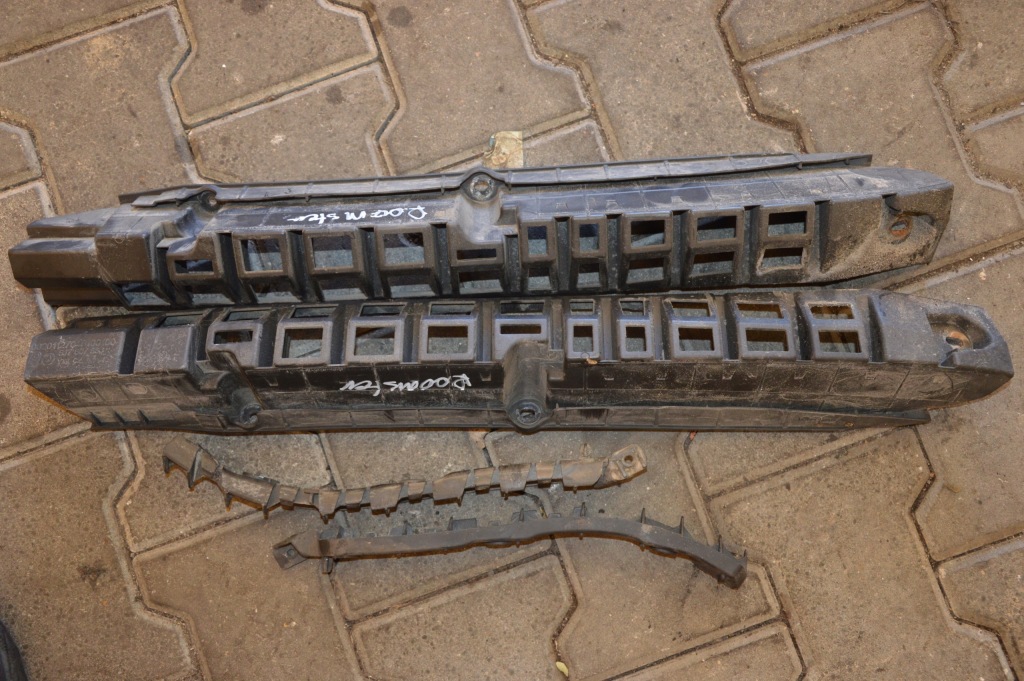 фото №1, Skoda roomster направляющие бампера задняя