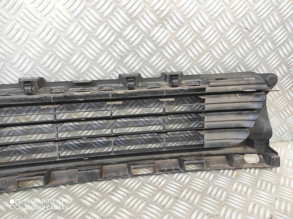 фото №8, Решётка бампера передний перед средняя aa38261457 peugeot 308 ii t9 lift