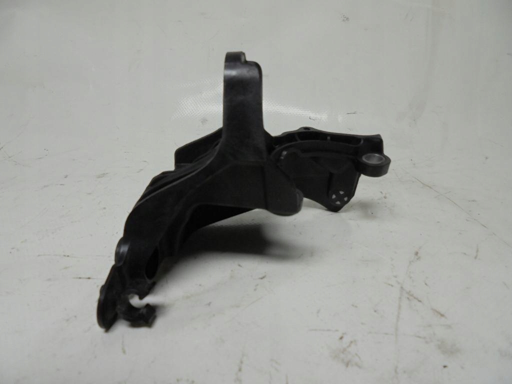 Кронштейн держатель тросов переключения передач 9815492580 peugeot 3008 2 2 1,5d в Украине