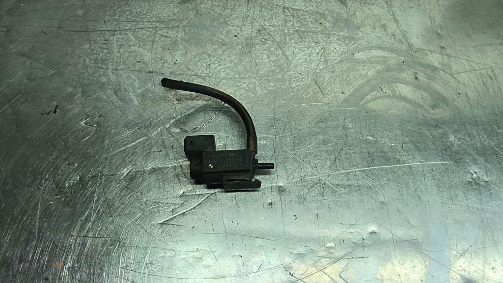 Купити Bmw 3.0 d клапан вакууму 72234100