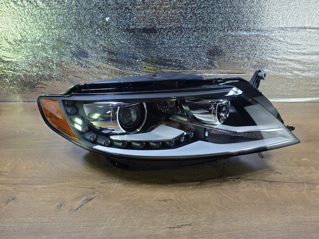 фото №1, Vw passat cc lift лампа перед передняя правая led usa 3c8941754s nowa