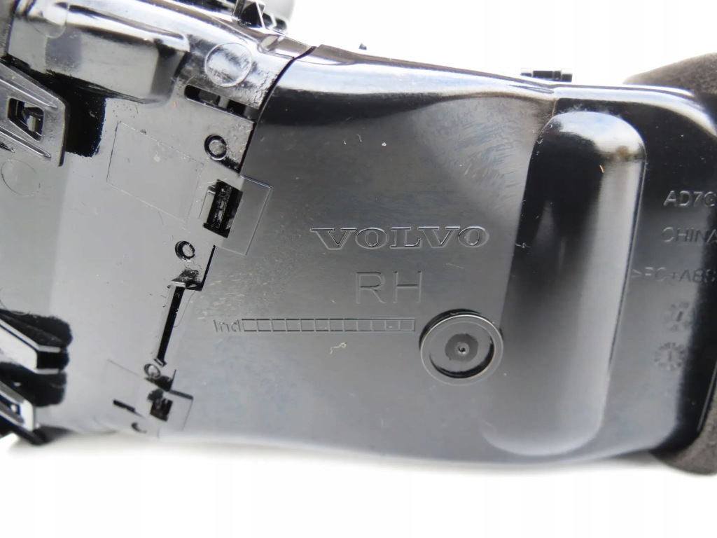 фото №12, Решётка обдув правая 31417692 volvo xc60 ii 17-