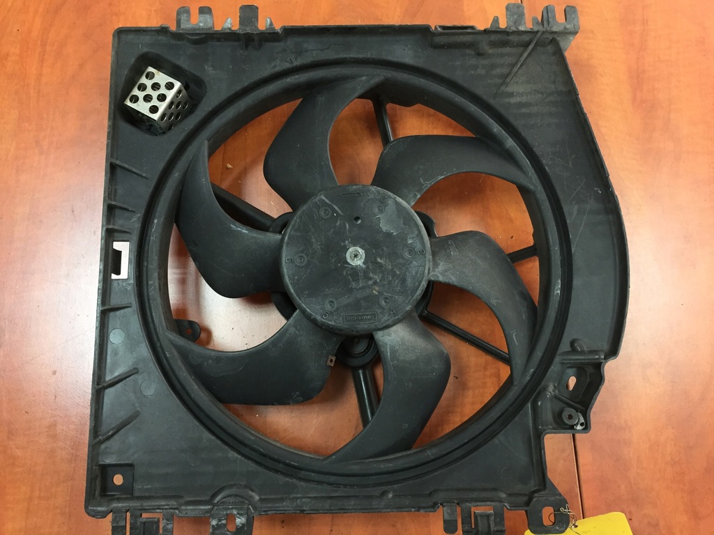фото №1, Вентилятор renault clio 3 modus 1.6 16v 8200135167