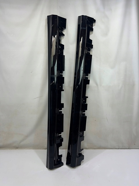 фото №1, Молдинг поріг права ліва mercedes gle w167 amg a1676982101 оригінальний номер