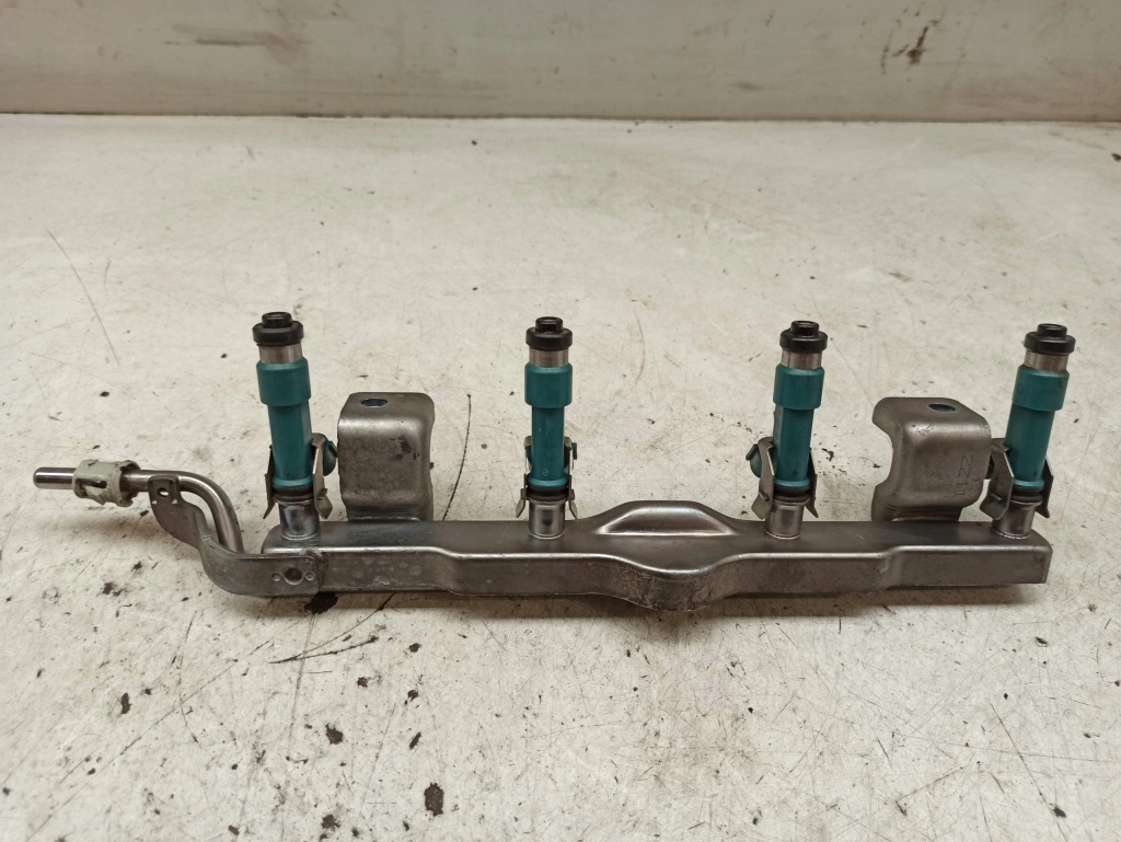 фото №3, Mazda 2 3 1.6b молдинг упорскування