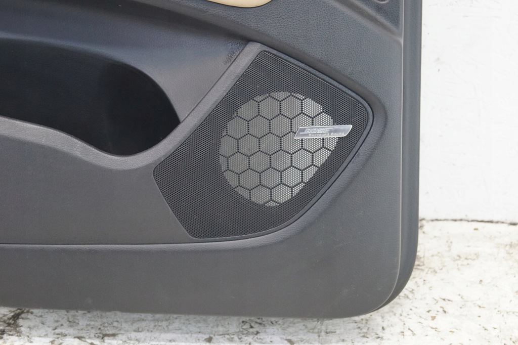 фото №8, Обшивка дверь левый задняя audi q7 4l