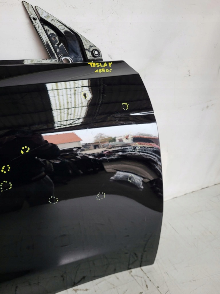 Tesla model y 20- двері праве передні перед в Україні