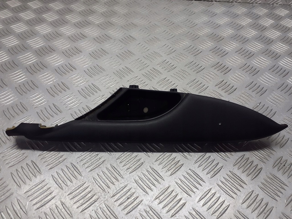 фото №1, Кронштейн ручка обшивка правый перед mitsubishi grandis mn134434