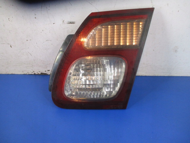 фото №1, Almera n16 lift sedan лампа задня права w кришка