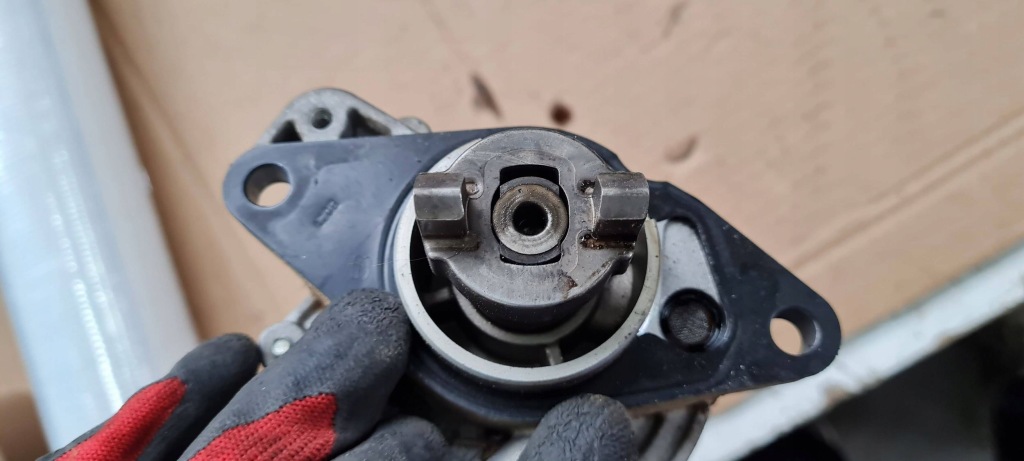 Maserati quattroporte vi помпа cacum вакууму 3.8 v8 70521501 303259 Київ