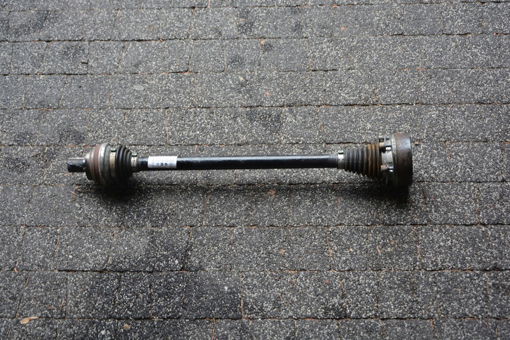 фото №1, Приводной вал задняя правая vw passat b8 3q0501204d