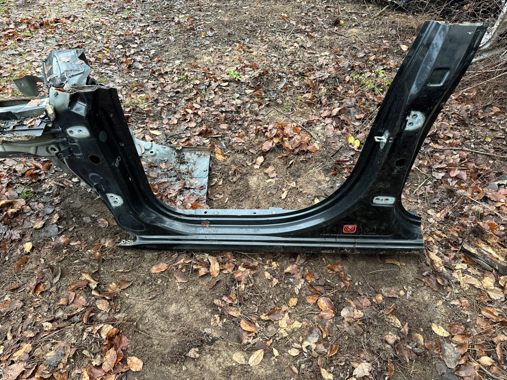 Купити Поріг стійку  лівий peugeot 508 10-18r