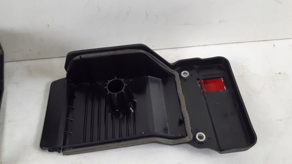 Volvo v60 2 2.0 d4 корпус акумулятор 31651454, 31651455 Недорого