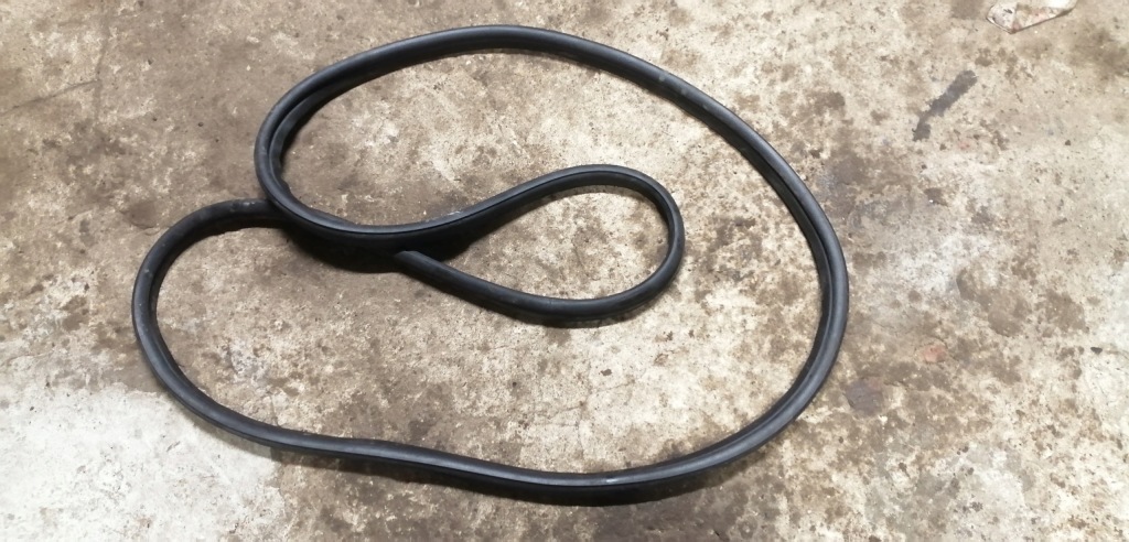 фото №1, Hyundai i30 iii прокладка кришки багажника