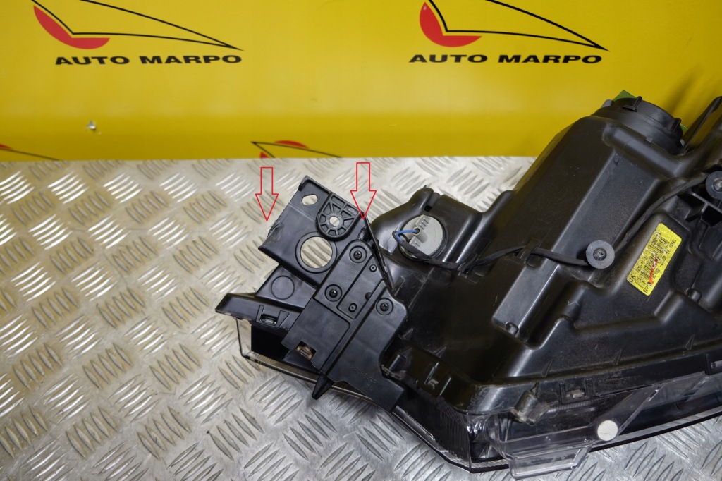 Mitsubishi outlander рестайлінг  2015- фара фара full led r європа Зі Шроту