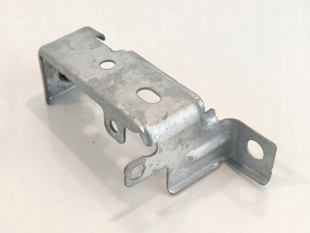 Volvo xc40 ii 2 кронштейн крила правий перед 31469375 Зі Шроту