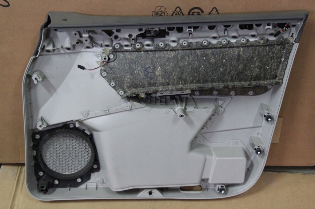 фото №5, Обивка обшивка дверь vw touran перед левая кожа