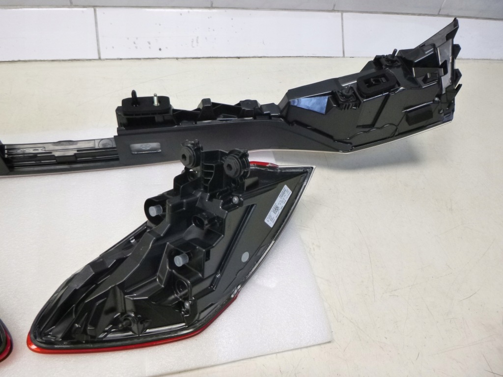 фото №10, Audi q4 e-tron комплект лампа лампа правая левая накладка задняя задняя low новый kpl