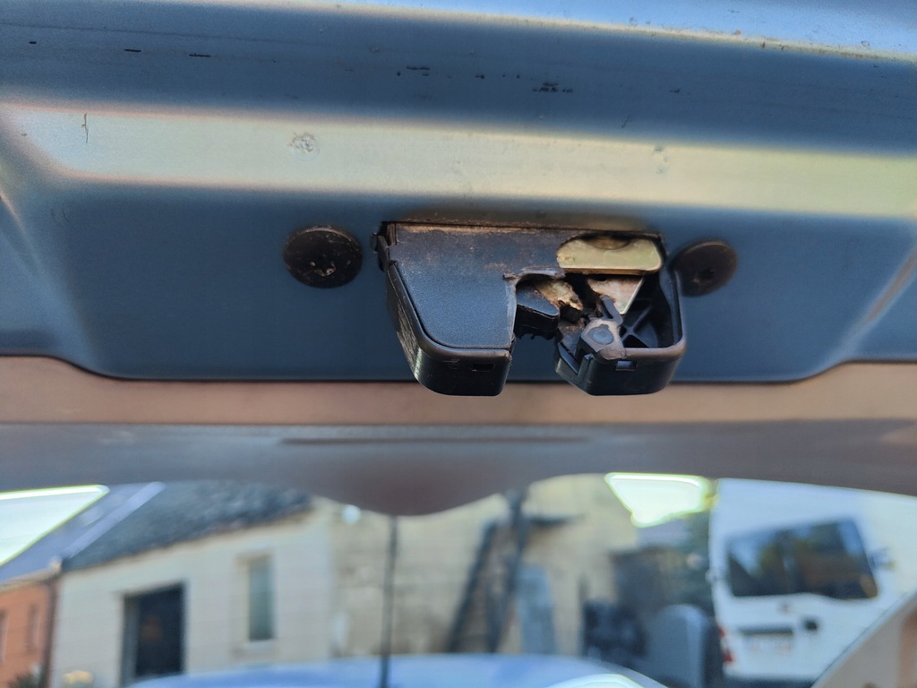 фото №1, Замок крышки задняя задний citroen c3 1 i 5d