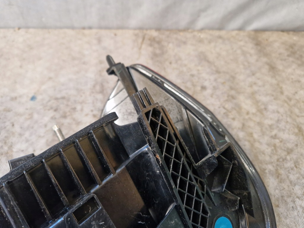 Opel corsa f задняя левая лампа левый задний  led 9829317980 90194156 39162665 Цена