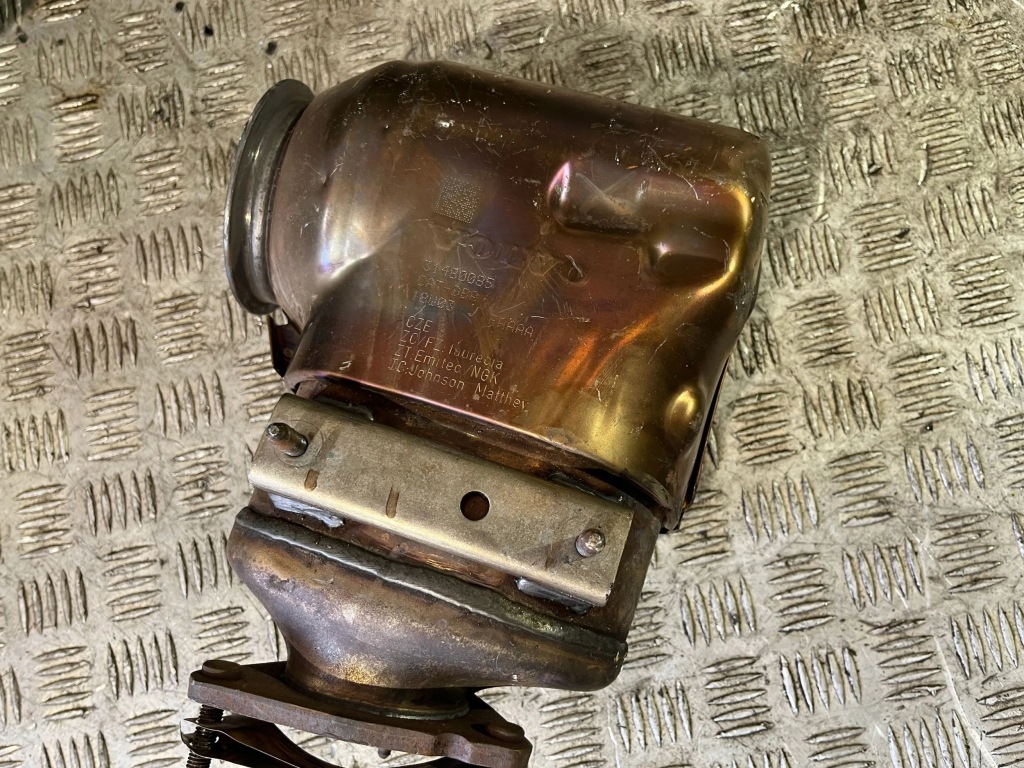 Volvo xc90 2017 katalizator/dpf 31480085 Недорого