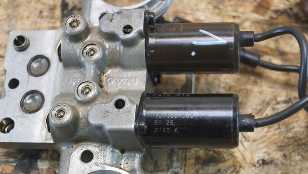 фото №8, Блок управления переменных faz распределительного вала левый vw phaeton w12 6.0 07c109204e