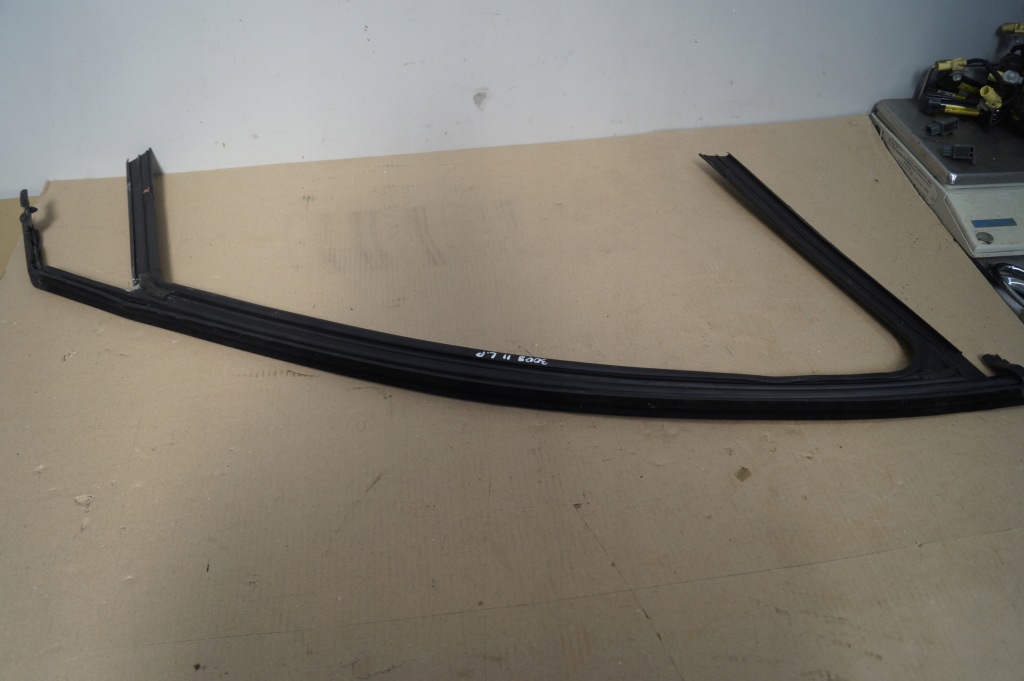 фото №6, Прокладка молдинг двері лівий перед peugeot 3008 ii 17-24r