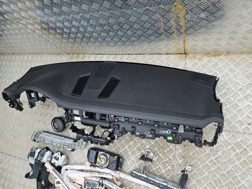 фото №7, Консоль панель приладів панель приладів шкіра білий nić porsche cayenne iii 9y 9y0