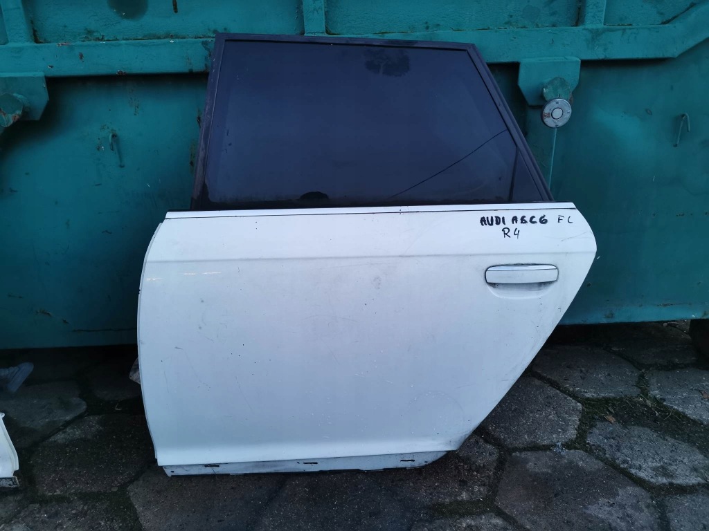 Купить Audi a6c6 fl дверь левое  задняя