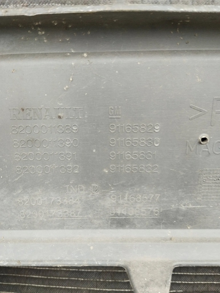 Opel vivaro бампер передній 91165829 перед Доставка