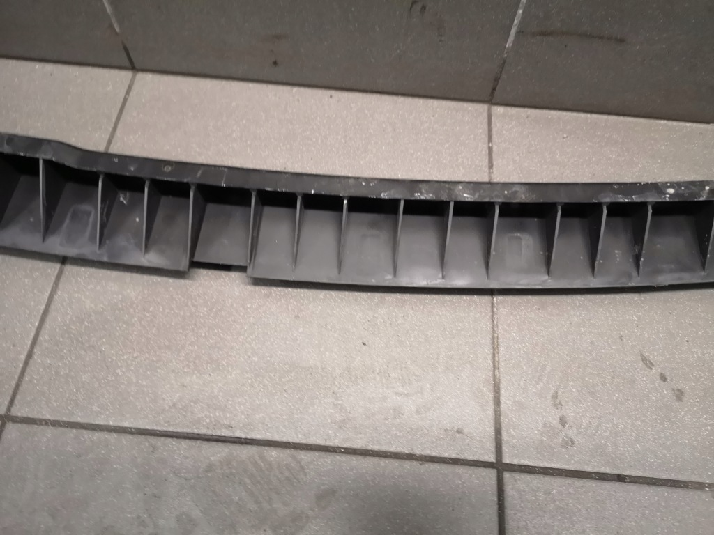 фото №6, Направляющая бампера задняя средний vw touareg 7l6807863b