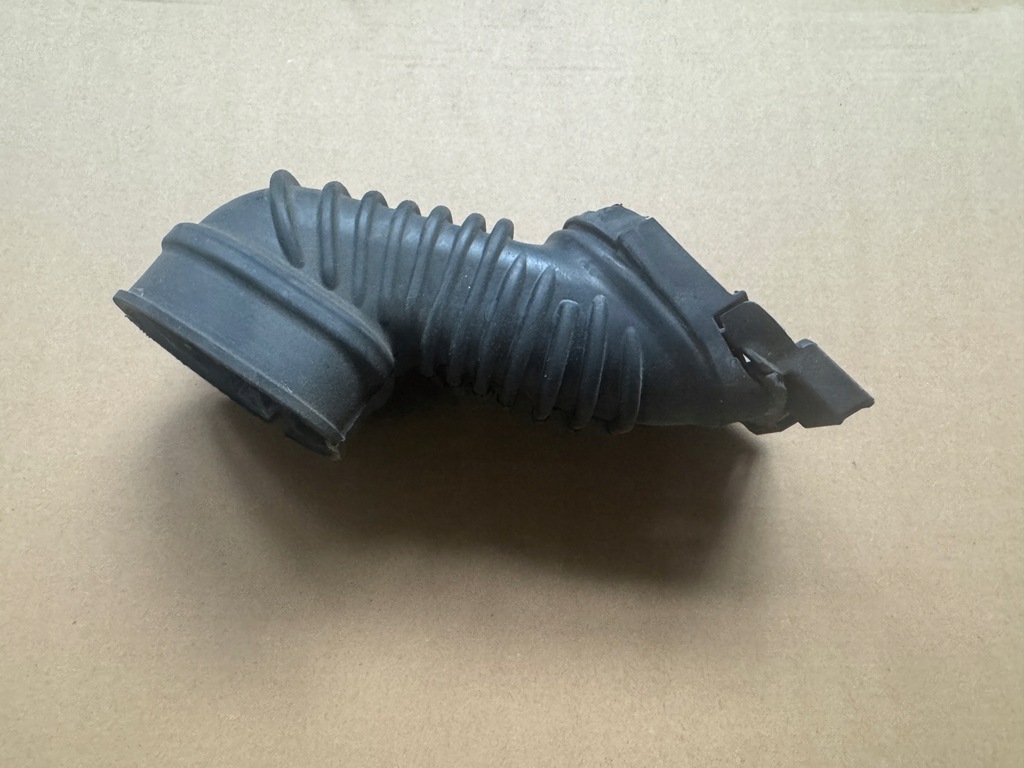 фото №1, Корпус фільтра труба впуск повітрозабірник повітря yaris cross iv 17751-k0040