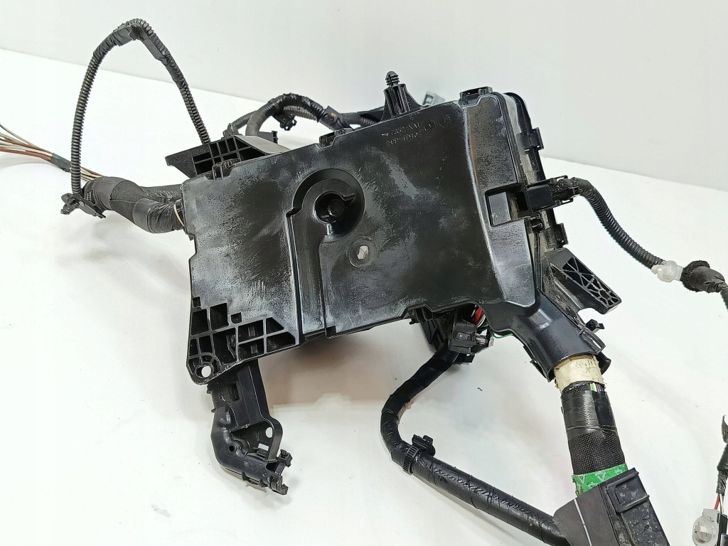 фото №12, Toyota prius iii 09-15 lift коробка корпус запобіжників 2zr-fxe 2014 1,8