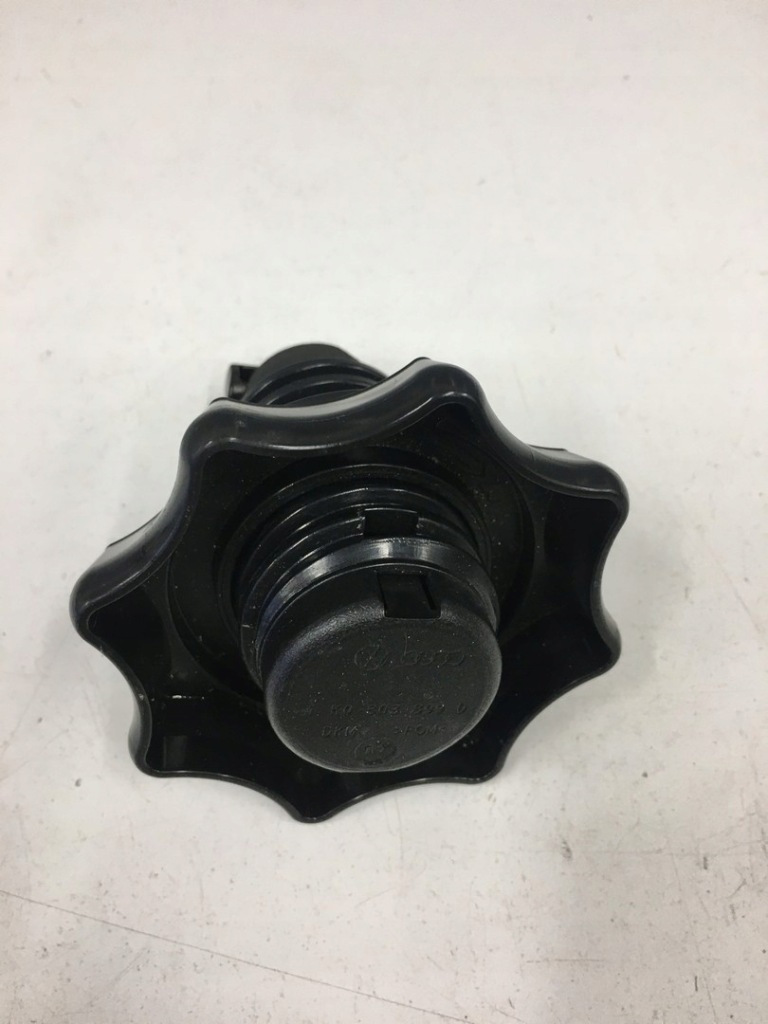фото №1, Audi a3 8p a3 8v scirocco кронштейн болт колеса запасного 1k0803899d