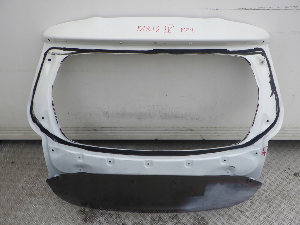 фото №1, Крышка багажника задняя задняя toyota yaris iv