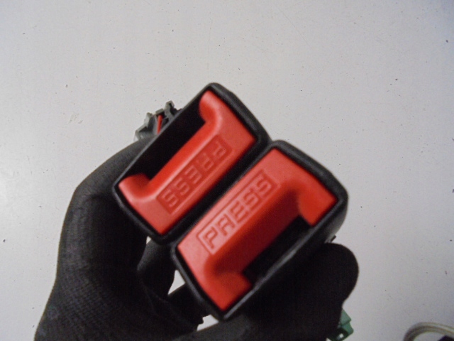 фото №3, Замки ременів задня jaguar e-pace 19r