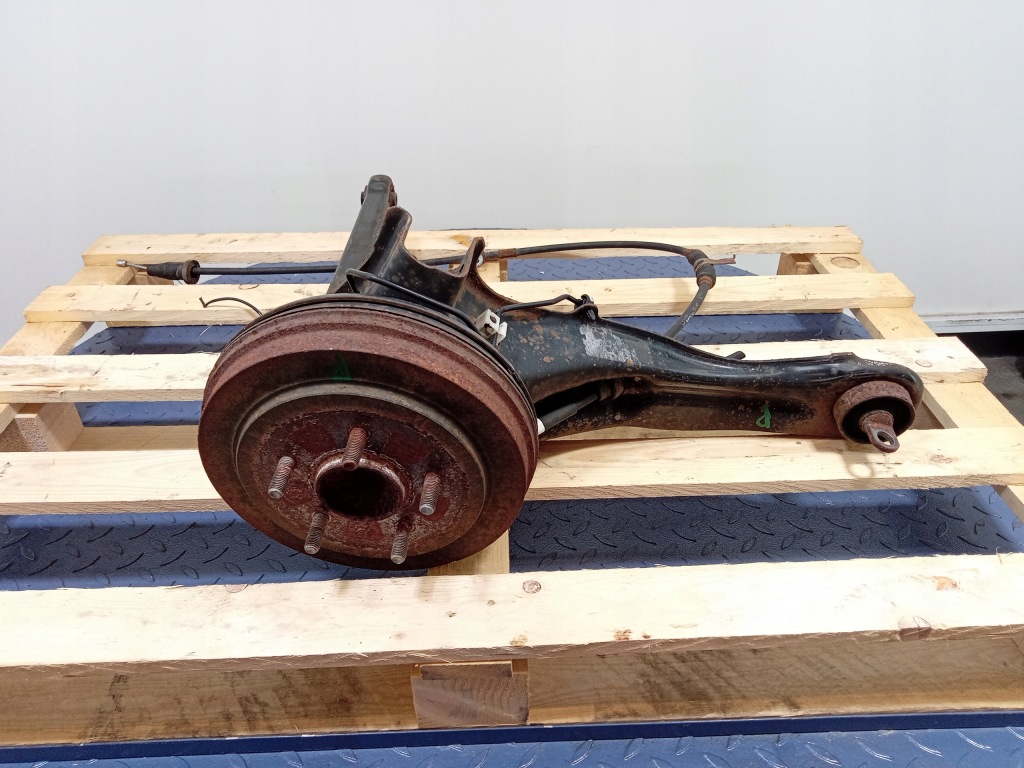 фото №1, Jeep compass i 2wd поворотный кулак правая задняя барабан