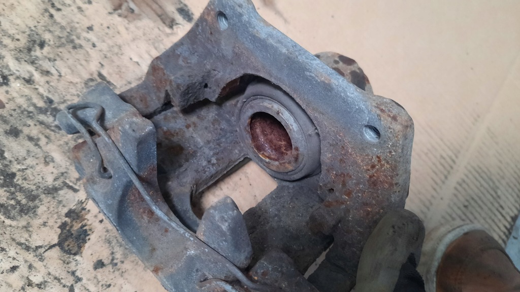 фото №5, Супорт гальмівний лівий задня volvo xc90 30639523