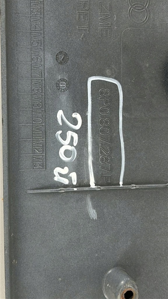 фото №2, Основание pod номерной знак audi rs3 8p0807287