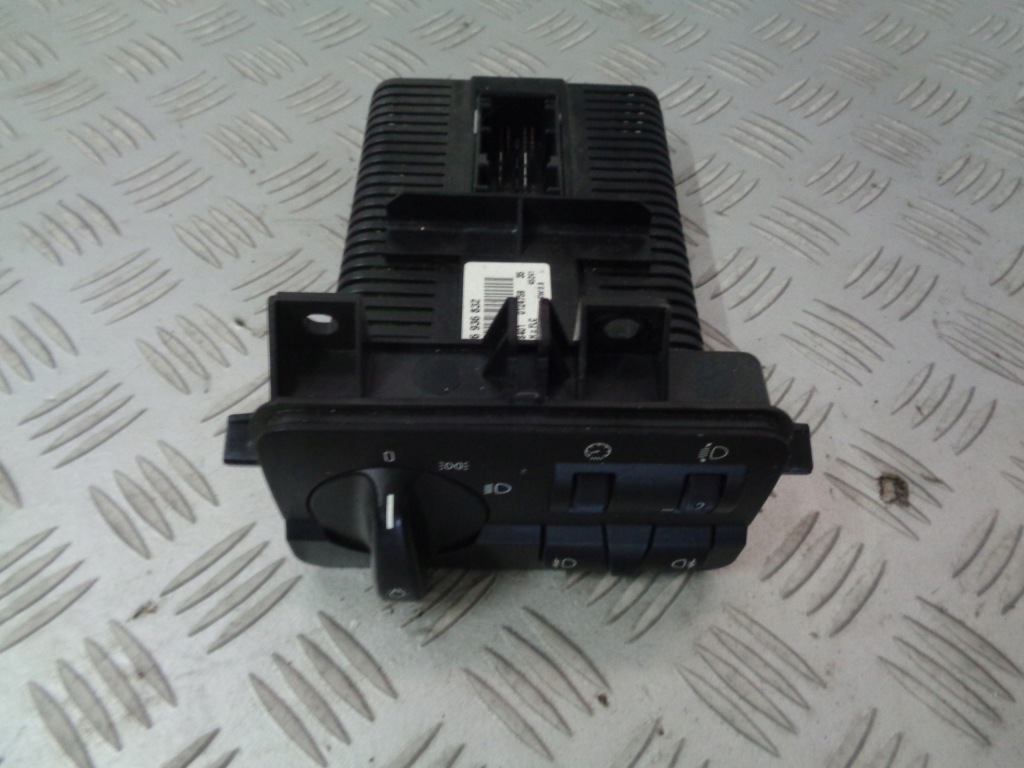 фото №1, Bmw e46 cabrio 2.0cd панель переключатель света