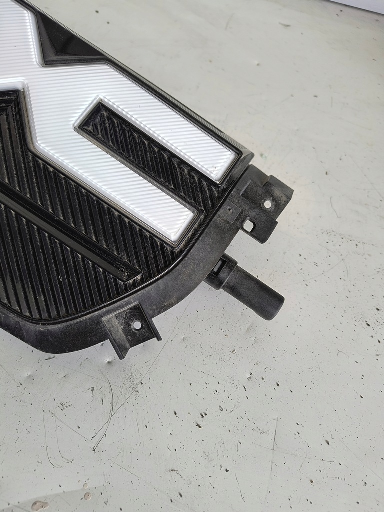 фото №5, Dacia spring заглушка роз'єм порт заряджання решітка радіатора 622568058r