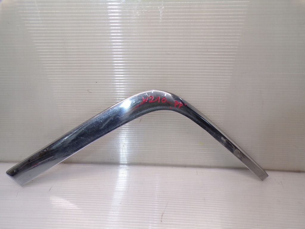 фото №1, Молдинг защита бампера правый перед mercedes w210