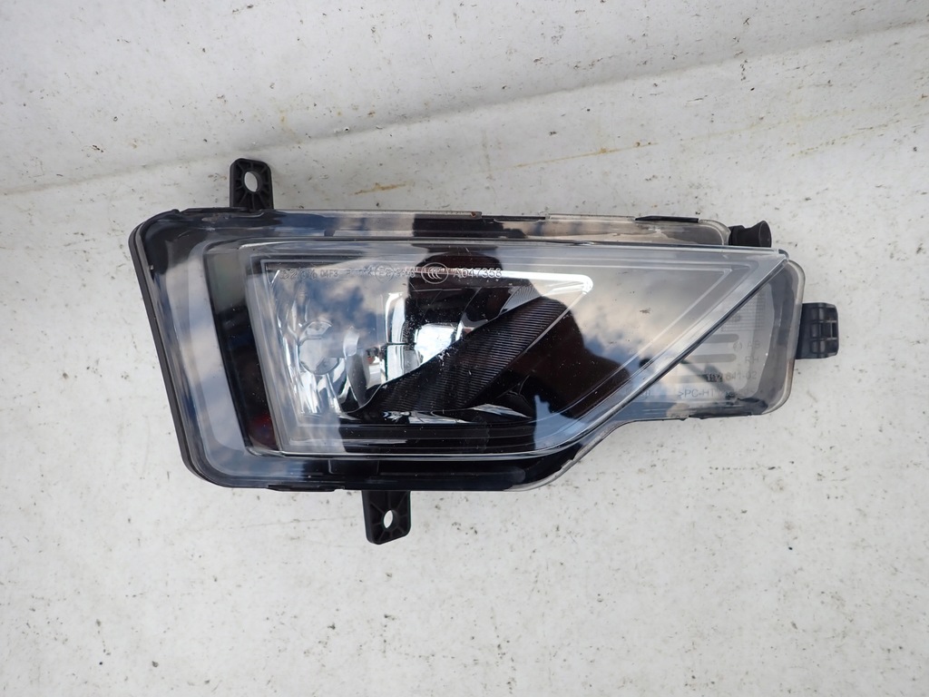 фото №1, Vw golf sportsvan 14- противотуманная фара правый перед