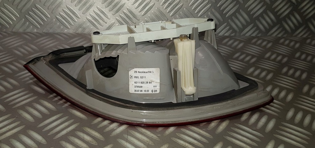 фото №11, Mercedes w211 kombi lift лампа левая задняя w крышка задняя крышки a2118202964